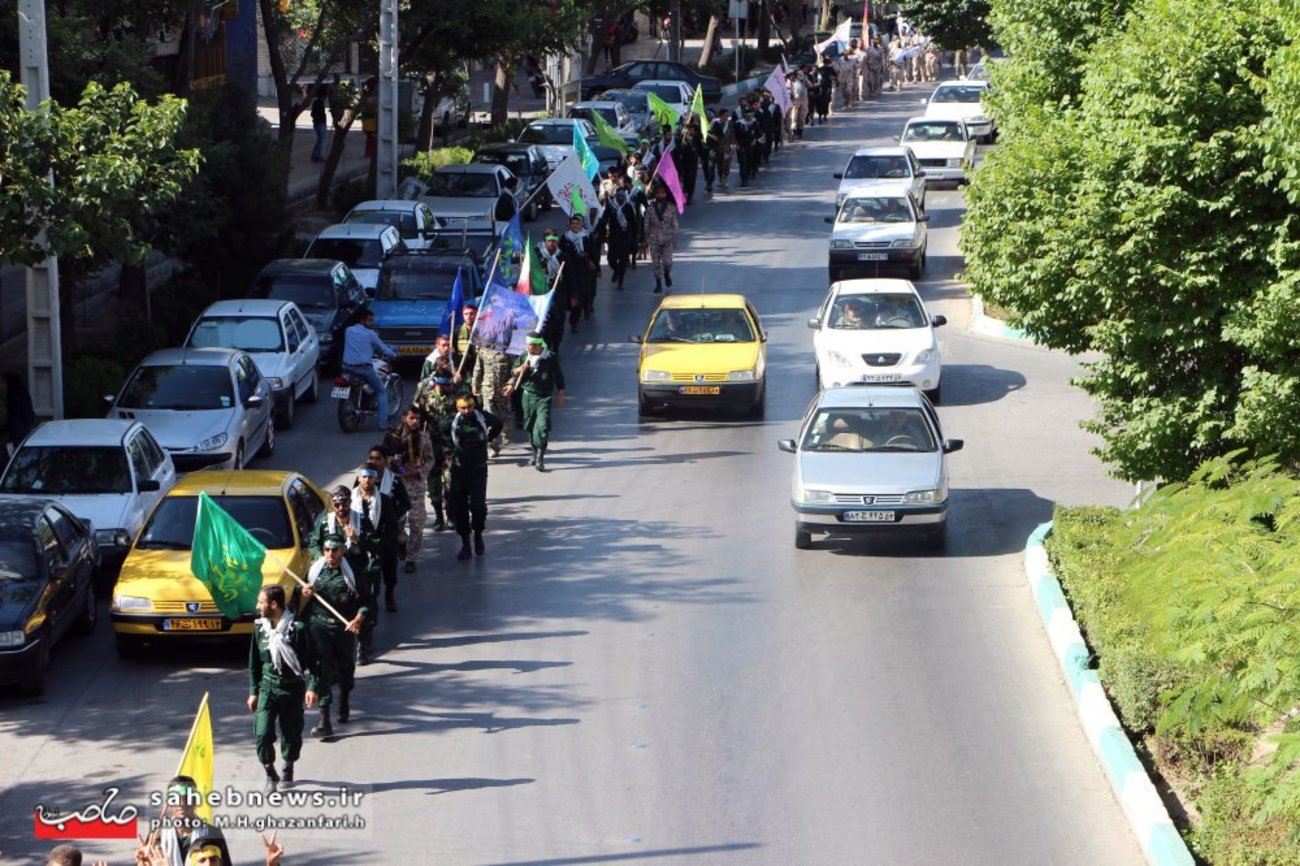 کاروان پیاده‌روی ۷۰۰ نفری مجتمع دانشگاهی حضرت امیرالمومنین(ع) سپاه از اصفهان به سمت حرم حضرت امام خمینی(ره) حرکت خود را آغاز کرد.