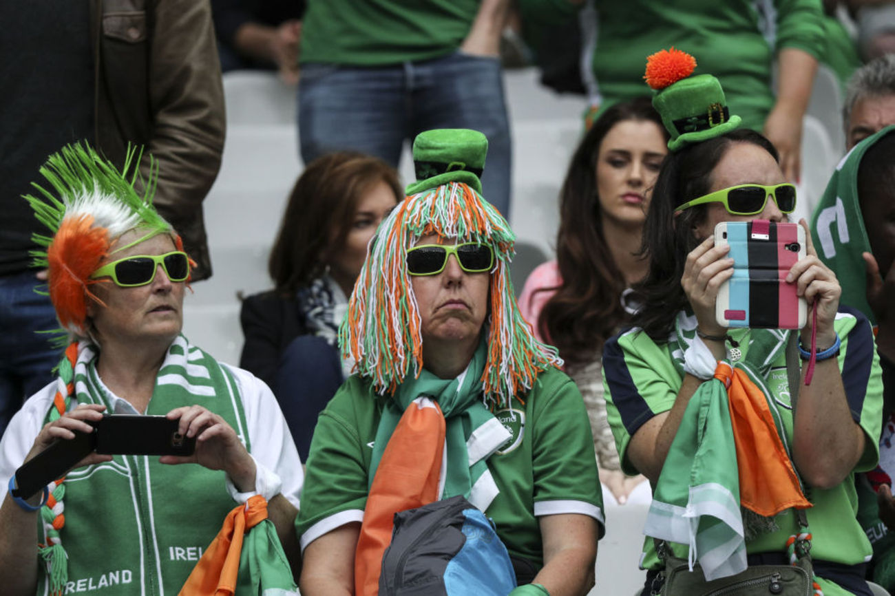 هواداران تیم ایرلند و کلاه های جالبشان