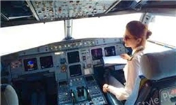 هما لیاقت نخستین زن خلبان هواپیمای مسافری در 