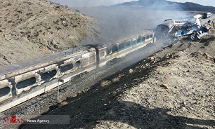 حادثه برخورد دو قطار مسافربری در سمنان