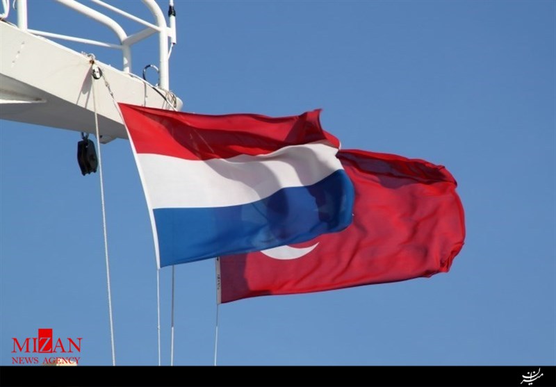 ترکیه روابط دیپلماتیک سطح بالای خود با هلند را به حالت تعلیف در اورد