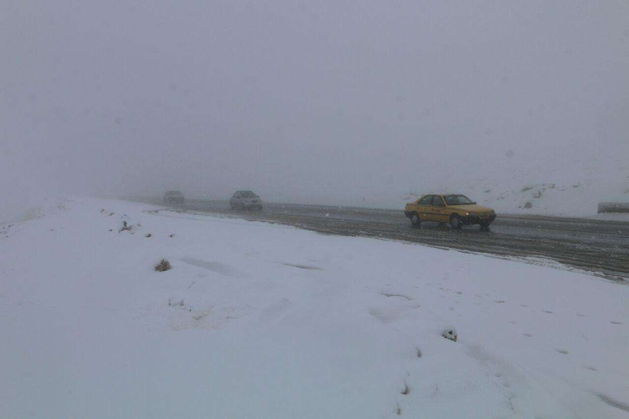 وضعیت راه های کشور در روز سوم فروردین/بارش برف در 5 استان