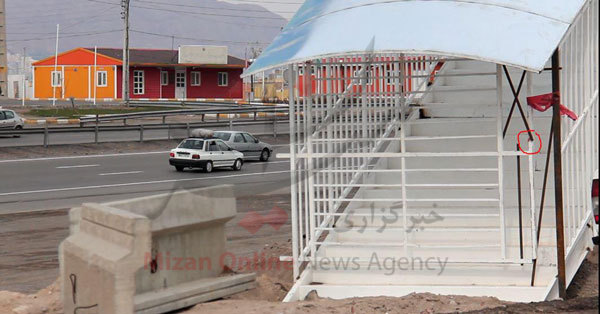 ورزشگاه یادگار امام (ره) تبریز و عبور خطرناک هواداران/ پلی که ساخته شده اما تکمیل نشده + عکس