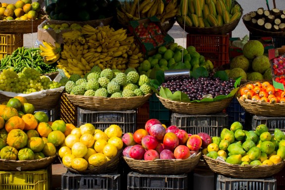 ورود 20 قلم میوه قاچاق به بازار شب عید / پرتقال های بازار بدون مشتری