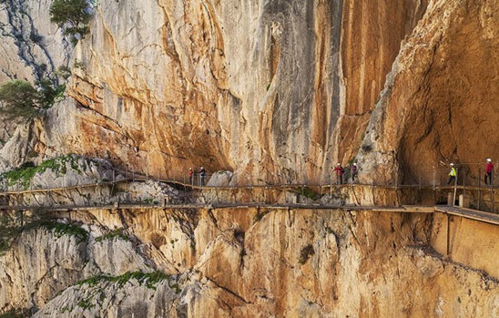 خطرناک ترین پل پیاده روی جهان‎ +عكس