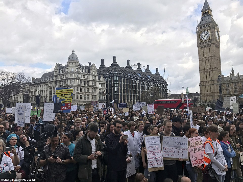 برپایی «تظاهرات برای علم» در اعتراض به ترامپ