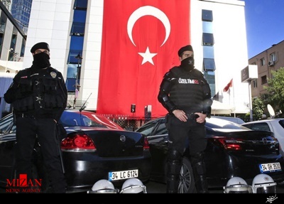 صدور حکم بازداشت 1000 نفر از سوی دادستان ترکیه/صدها افسر پلیس در ترکیه بازداشت شدند