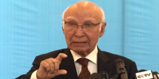 مشاور نخست‌وزیر پاکستان در امور خارجی مدعی تجاوز افغانستان به 