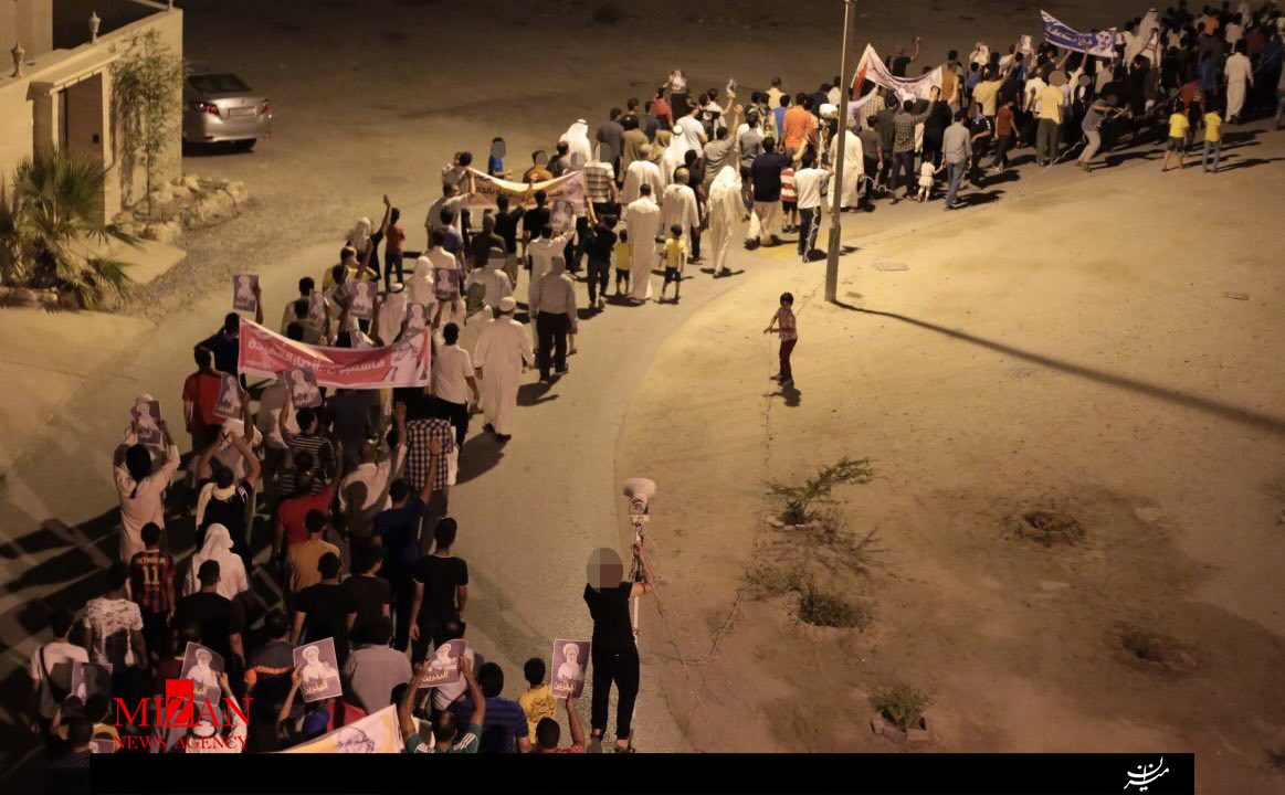 تظاهرات مردم بحرین علیه رژیم آل خلیفه/نیروهای امنیتی با گلوله‎های ممنوعه به معترضان حمله کردند+تصاویر