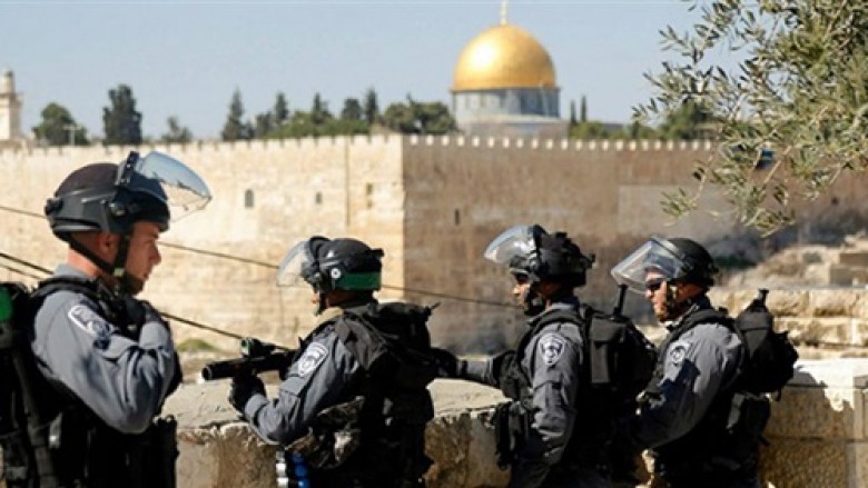 درگیری شدید پلیس رژیم صهیونیستی با فلسطینیان در مسجد الاقصی