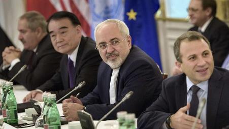 عکس وزیر خارجه ایران در نشست وین در روزنامه فرانسوی لوفیگارو + عکس