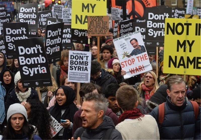 مخالفت هزاران تن از مردم انگلیس با مشارکت این کشور در عملیات نظامی در سوریه