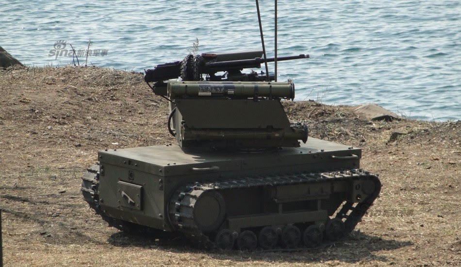 روسیه بار دیگر یک سلاح جدید برای جنگ با داعش رونمایی کرد/روبات‎های جنگی روسیه با قابلیت دید درشب به سوریه می‎روند+عکس