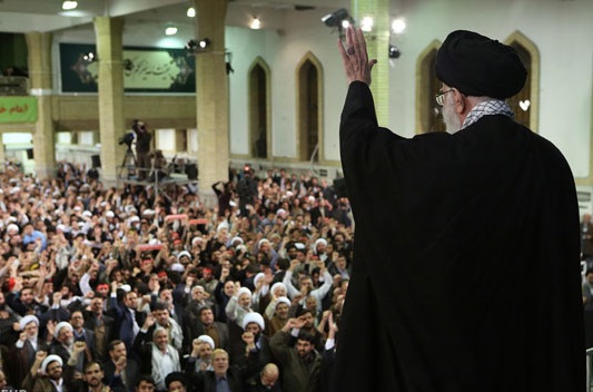 هزاران نفر از مردم قم با رهبر معظم انقلاب اسلامی دیدار کردند