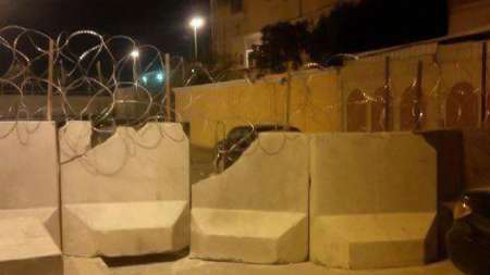 بحرین معترضان را در حصار دیوارهای بتونی محصور می کند