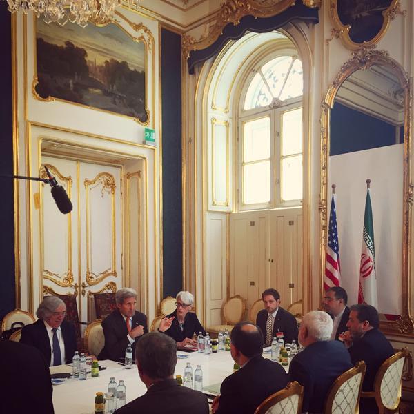 آغاز دیدار ظریف و کری/ ایتارتاس: این دور از گفتگوها تا هفت روز تمدید خواهد شد