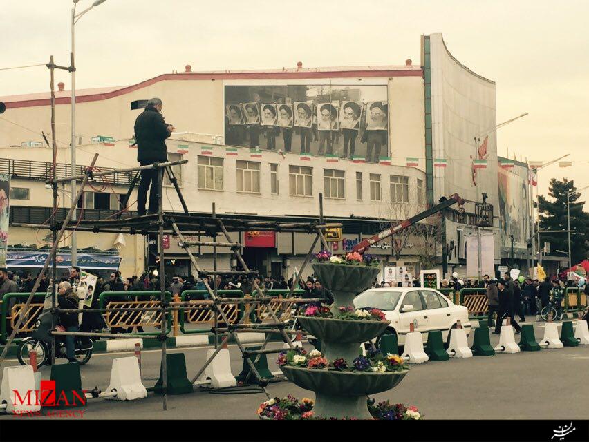 استقرار خبرنگاران و رسانه های خبری در مسیر راهپیمایی تهرانی ها +عکس