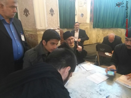 حضور حداکثری سالمندان در شعبه اخذ رای امامزاده علی اکبر (ع) + عکس