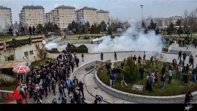 درگیری شدید پلیس ترکیه با معترضان حکومت نظامی در جنوب شرق این کشور