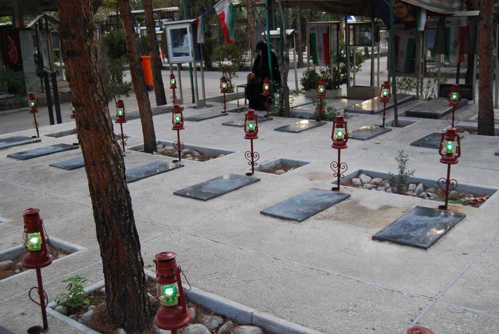 با اجازه دادسرای تهران، نبش قبر کردیم؛ جسد شهید تازه مانده بود