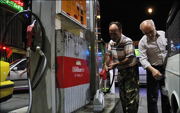 مصرف بنزین رکورد زد/ 14.5 میلیون لیتر بنزین در تهران توزیع شد