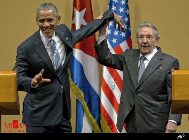 ژست عجیب اوباما در سفر به کوبا + عکس