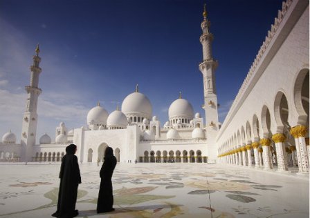 مسجدی به رنگ سفید در امارات + تصاویر (چهارشنبه)