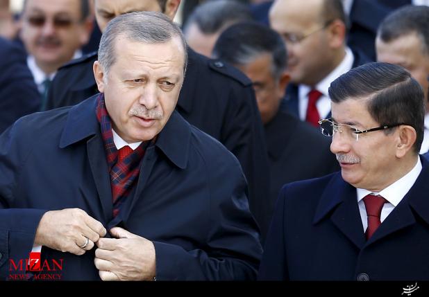 تنش میان اردوغان و داوداوغلو بالا گرفت / حزب حاکم ترکیه مصمم به برکناری نخست وزیر است