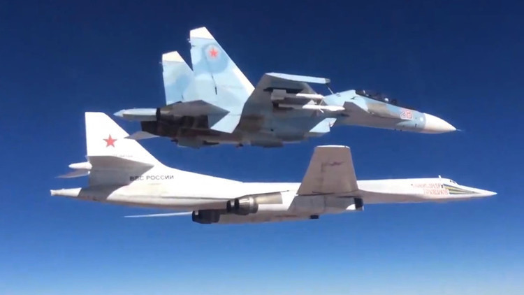 هجوم جنگنده‎های روسیه به پالایشگاه‎های نفت داعش