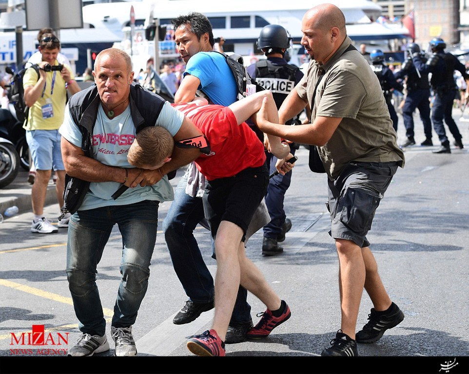 درگیری ده‌ها هوادار انگلیسی با پلیس فرانسه + تصاویر (16+)