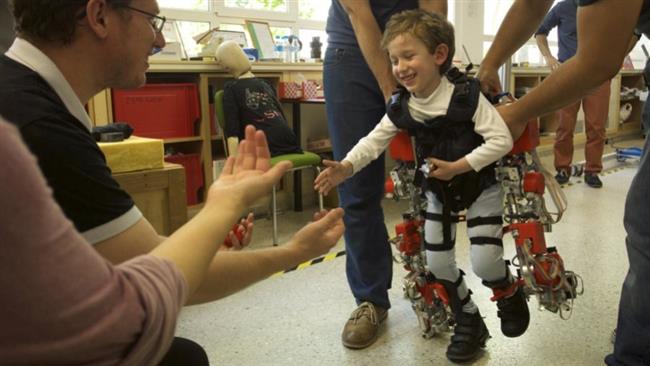 اسکلت بیرونی رباتیک برای کودکان معلول
