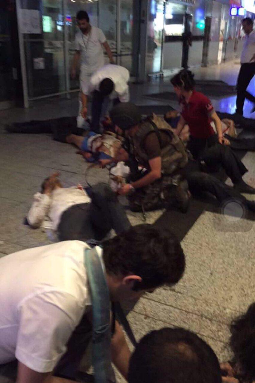 انفجار در استانبول/ احتمال گروگانگيري در فرودگاه + تصاویر