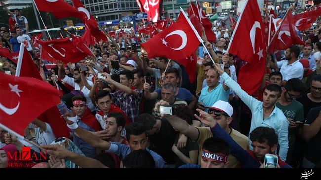 ممنوعیت سفر دانشگاهیان ترکیه به خارج/فرمانده قونیه بازداشت شد