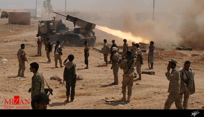 پیشروی نیروهای یمنی در خاک عربستان/خودروهای نظامی نظامیان سعودی منهدم شدند