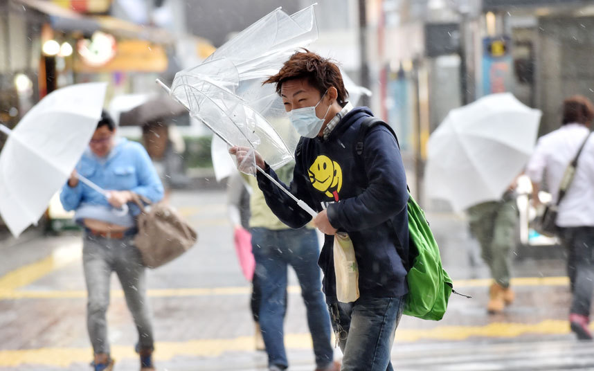 توفان سهمگین در ژاپن 10قربانی گرفت