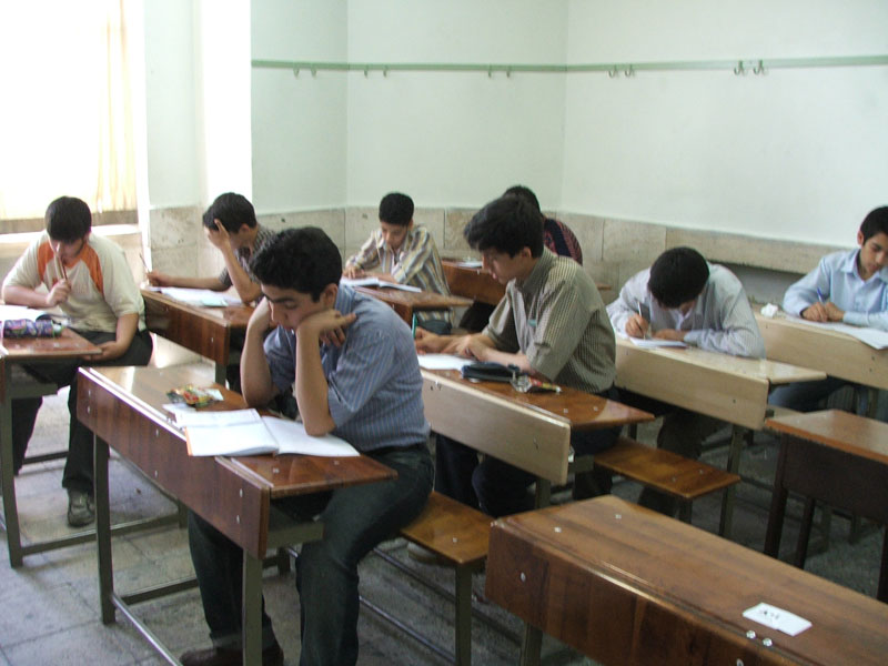 هزار کلاس درس  استان تهران غیر استاندارد هستند/ سامانه حرارت مرکزی  جایگزین بخاری های گازی مدارس