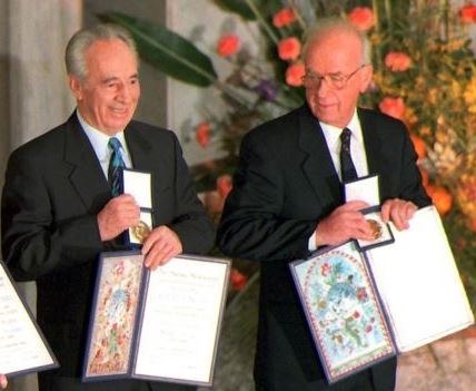 جنایتکارانی که جایزه صلح نوبل را تصاحب کرده‌اند!/ از عامل کشتار 