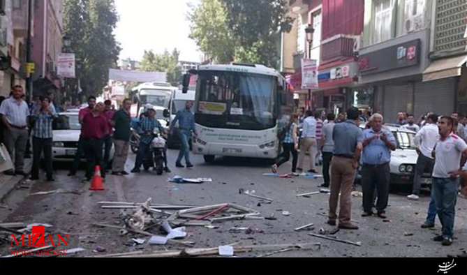 واژگون شدن خودروی شهروندان ایرانی در وان ترکیه