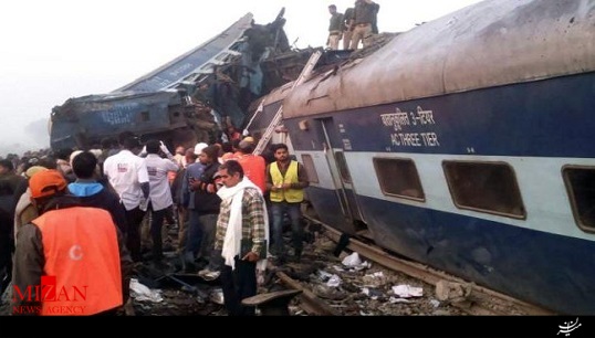91 كشته در حادثه مرگبار خروج قطار از ریل در هند + فیلم