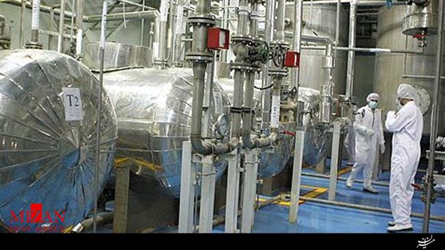 ایران مقادیری از مازاد آب سنگین خود را برای فروش به عمان منتقل کرده است