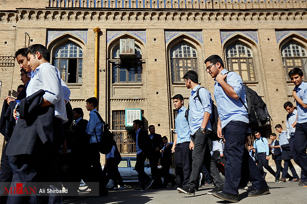 تعطیلی مدارس تهران به علت آلودگی هوا کمتر  از سال گذشته بود/برگزاری کلاس های جبرانی در خردادماه
