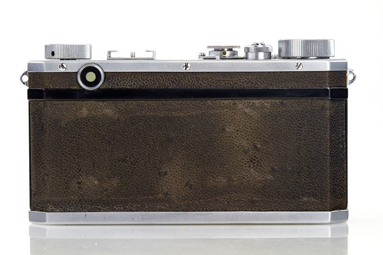 قدیمی ترین دوربین نیکون در یک حراجی ۴۰۶ هزار دلار فروخته شد+عکس