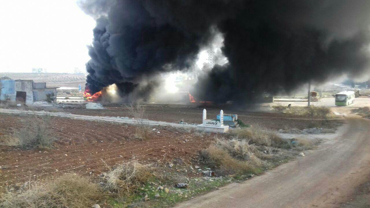 تروریست‎ها 5 اتوبوس را در مسیر فوعه و کفریا به آتش کشیدند+تصاویر