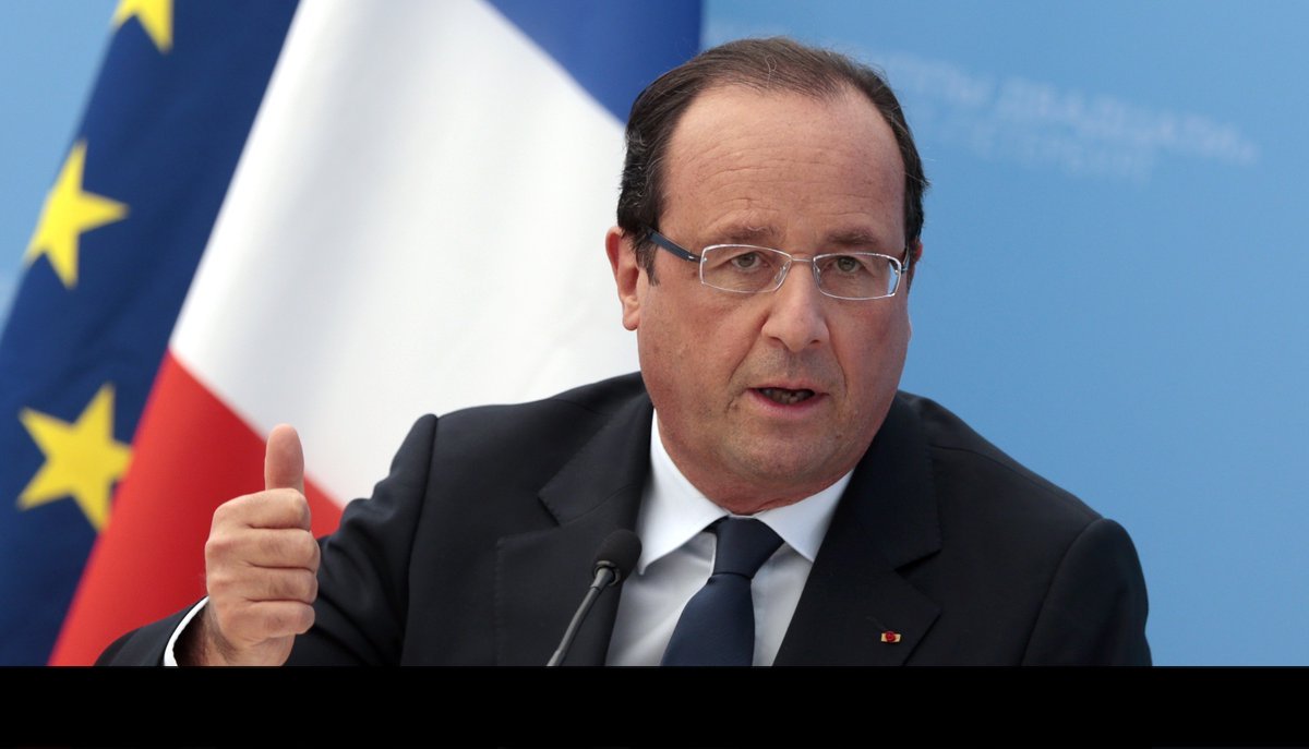 اولاند: نبرد با داعش در عراق مانع حملات تروریستی به فرانسه می‎شود