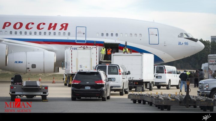 فرود هواپیمای حامل دیپلمات‌های اخراج شده از آمریکا در مسکو