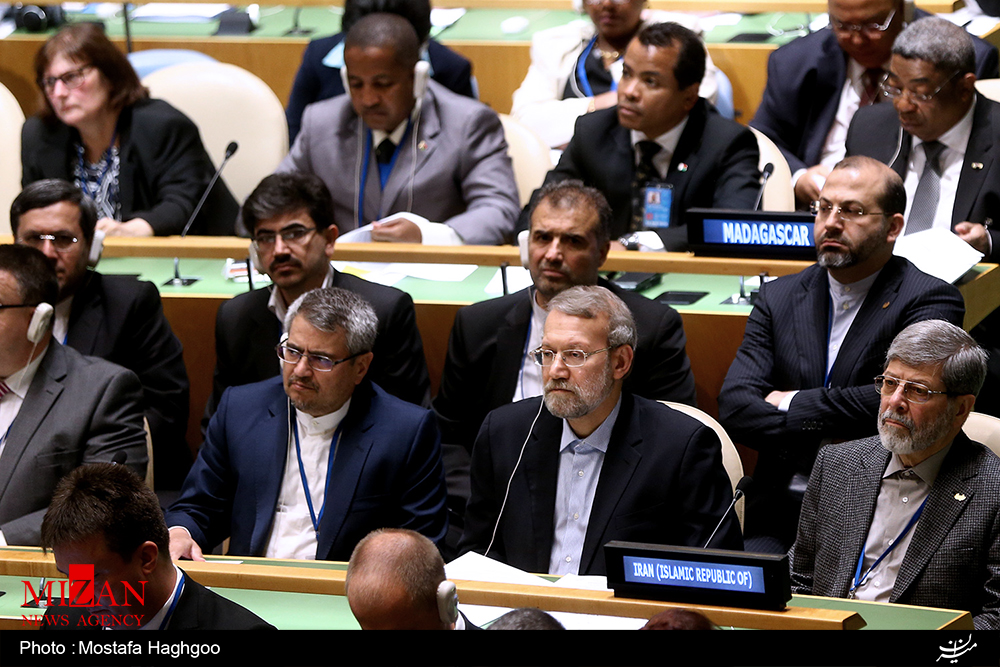ملت ایران در موضوع هسته ای نشان داد که زور و قلدری سلاح کهنه و بی اثر است