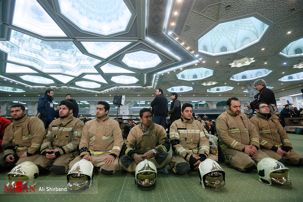 محمد طاهری مداح مراسم تشییع شهدای آتش نشان در مصلی تهران
