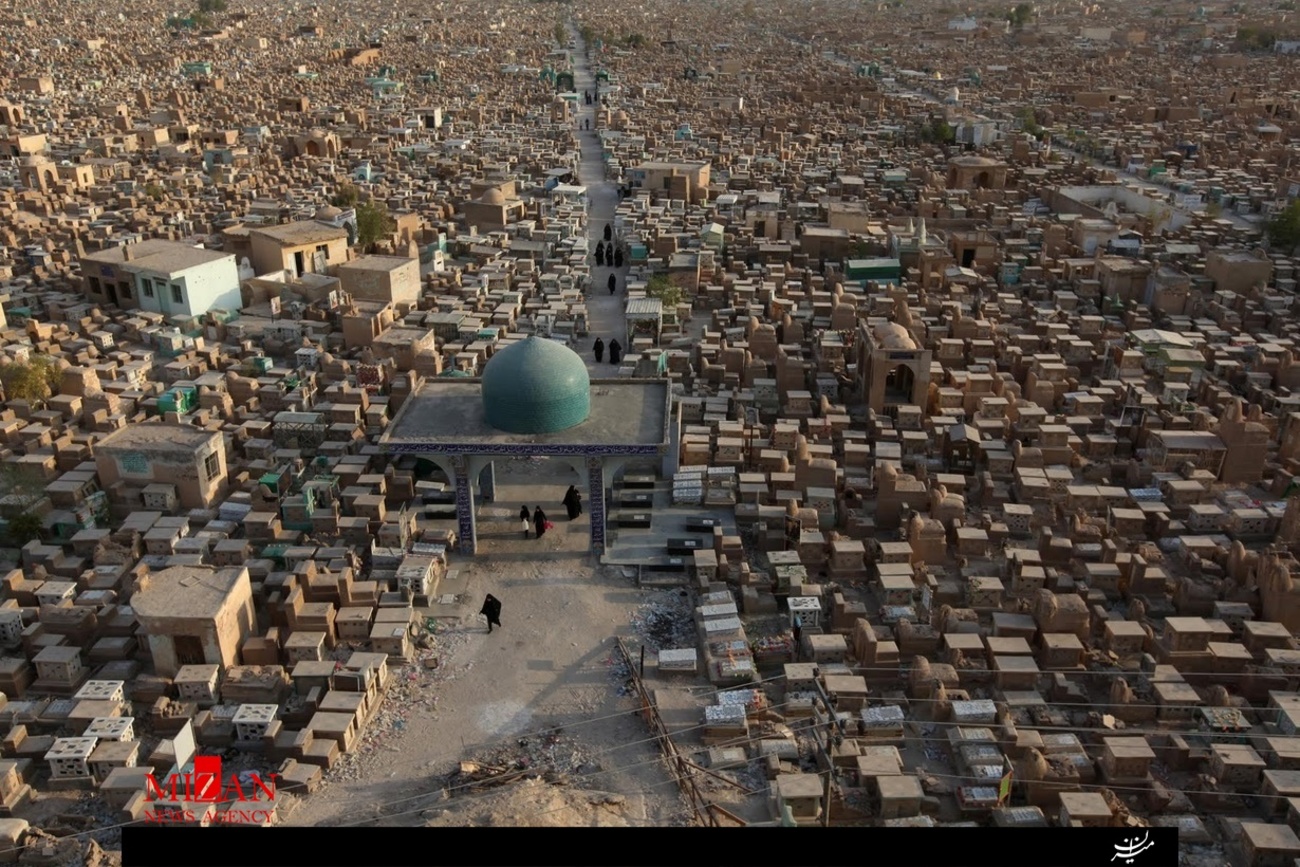 قبرستان وادی السلام در شهر نجف عراق که بزرگترین آرامستان در جهان است