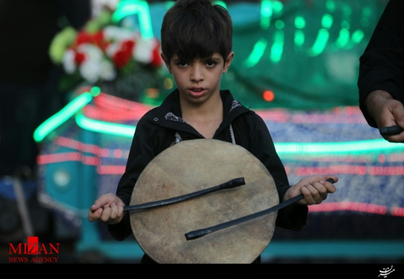 نوجوان عراقی در مراسم عزاداری محرم