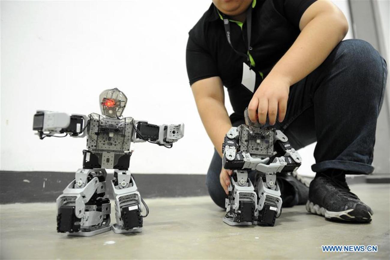 نمایش رباتهای دانش آموزی در نمایشگاه دوروزه بین المللی در خلیج سارینا سنگاپور